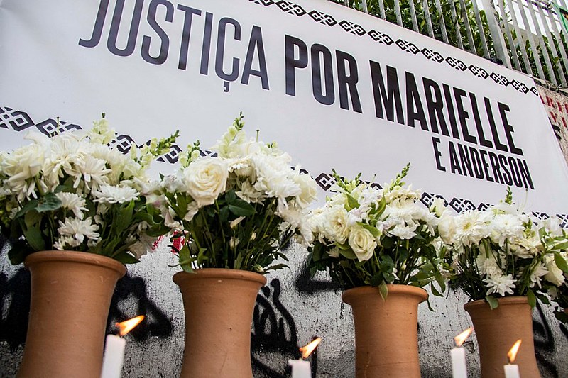 Milhares de pessoas no Brasil e no mundo prestaram homenagens à Marielle