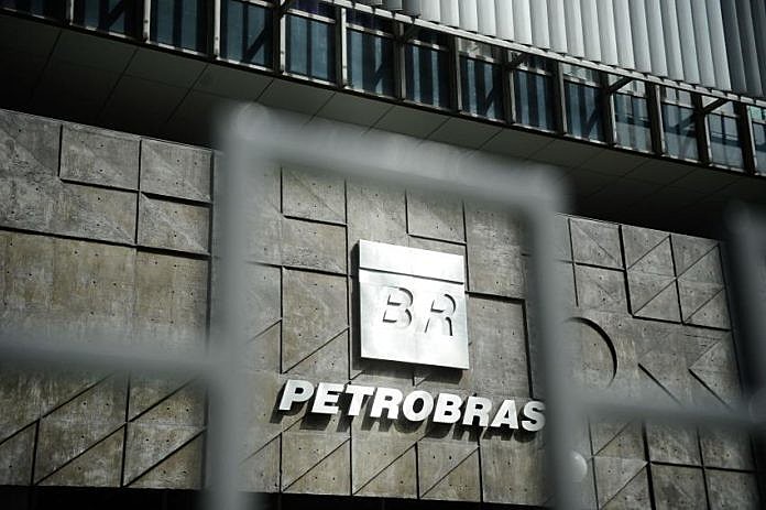 A privatização da Petrobras poderá contribuir para esgotar essas possibilidades de desenvolvimento nacional