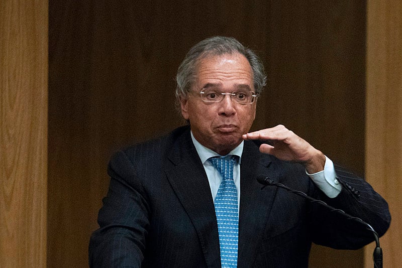 Posição de Guedes, ministro da Economia, é estabelecer valor do salário mínimo apenas com base na inflação do ano corrente