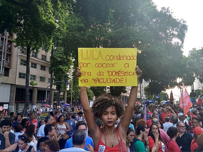 Para a estudante Nathalia Balbino, de 22 anos, Lula está sendo preso por ter enfrentado a desigualdade social no país