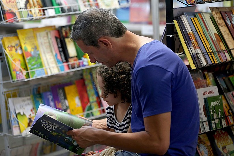 Os interessados devem levar livros editados a partir de 2016
