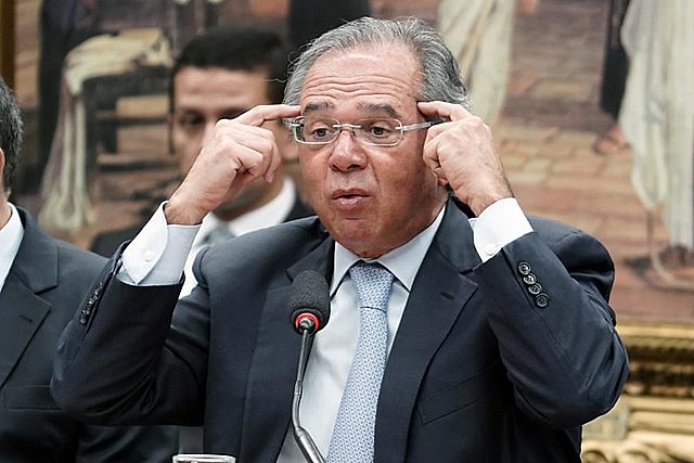 Câmara aprovou título para Paulo Guedes com maioria simples