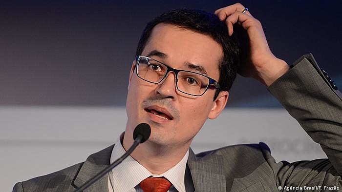 Reportagem da Folha de SP e Intercept Brasil publicada no domingo mostrou que Dallagnol quebrou sigilo fiscal sem autorização da justiça
