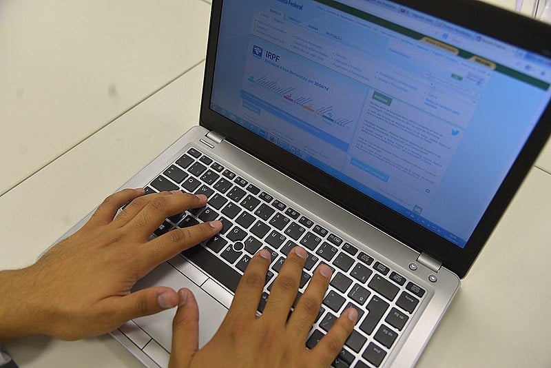 Na página da Receita, também é possível acessar o extrato da declaração e ver se há inconsistência de dados