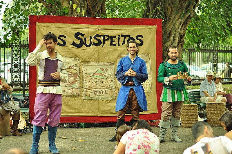 Espetáculo “Contos Fadados” permite que as crianças decidam os rumos da história