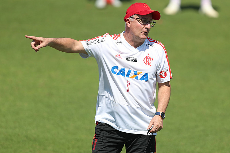 Dorival Júnior tem onze rodadas para salvar o ano do Flamengo