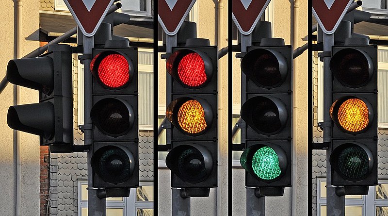 As cores do semáforo eram um problema para Dirceu, o daltônico