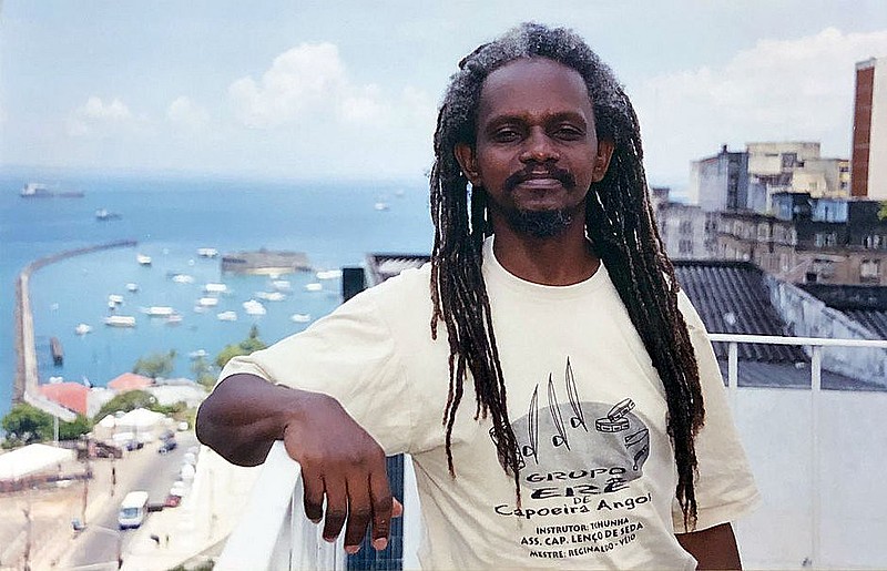 Compositor e mestre de capoeira baiano Romualdo Rosário da Costa foi morto a facadas, na Bahia, por motivação política, no último dia 8
