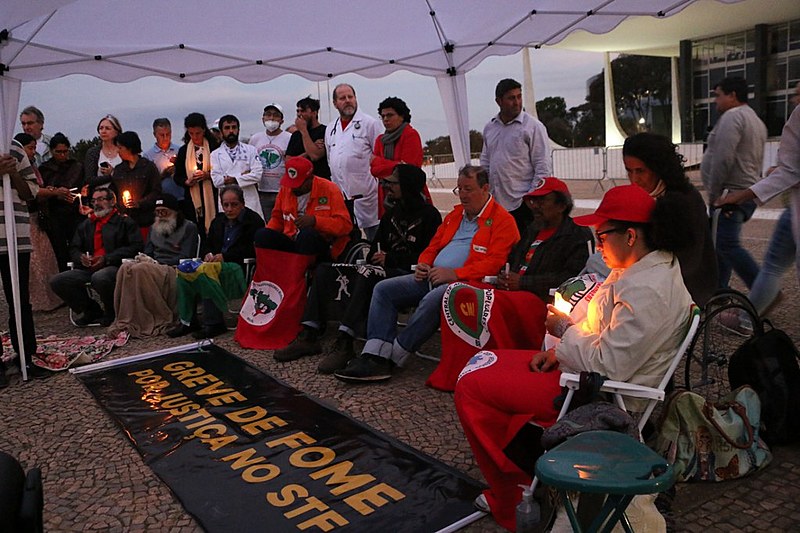 Em Brasília, militantes entram na terceira semana sem comer e aguardam reunião com ministros do STF