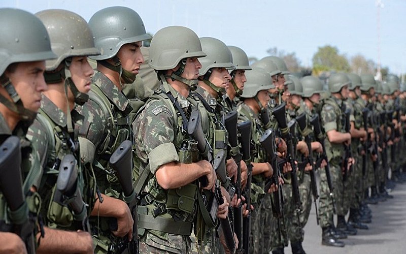 Matéria transfere a segurança pública fluminense da esfera estadual para a federal, sob o comando do corpo militar