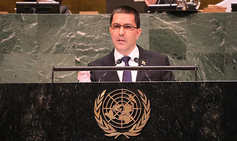 Pelo Twitter, chanceler afirmou que sanções "confirmam" que Venezuela está no "caminho certo",  e chamou a medida de "desespero" dos EUA
