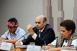 Audiencia pública en el Senado marca comienzo de la semana de articulaciones. En la foto Eliseu Lopes, Luciano Maia y senadora Regina Sousa