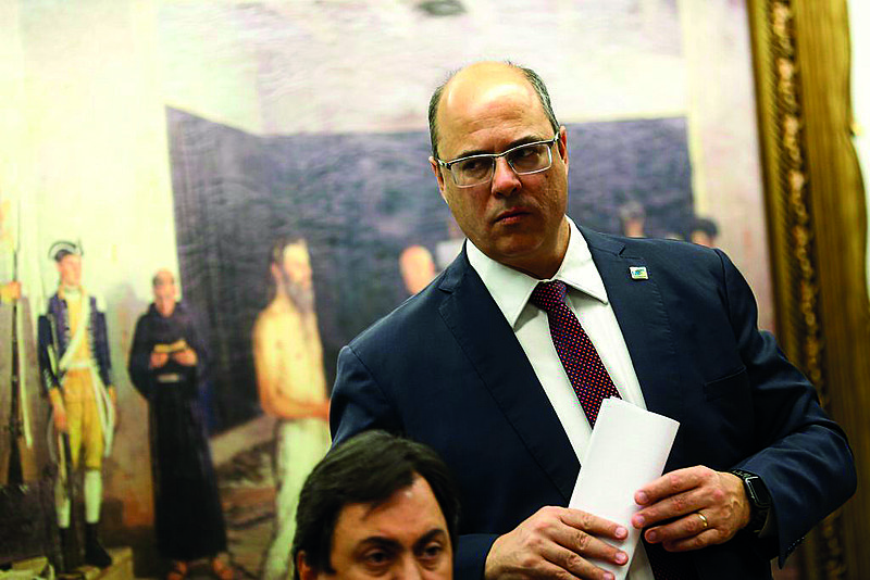 Número de dias fora do Brasil já se iguala ao de Cabral no mesmo período de governo