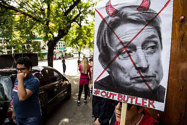 Afiche repudia la ponencia de Judith Butler en Brasil a comienzos de noviembre