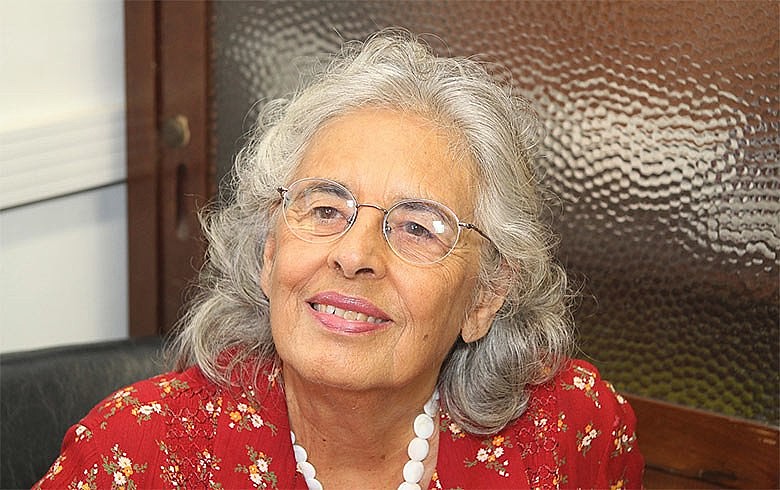 Para Marilena Chauí, Ecléa representava a coerência permanente, "voz tensa como um sino de onde saltam badaladas de esperança"
