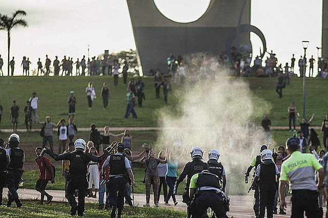 Los manifestantes se quejan de la falta de acceso a los alrededores del Congreso Nacional, que fue bloqueado durante todo el día