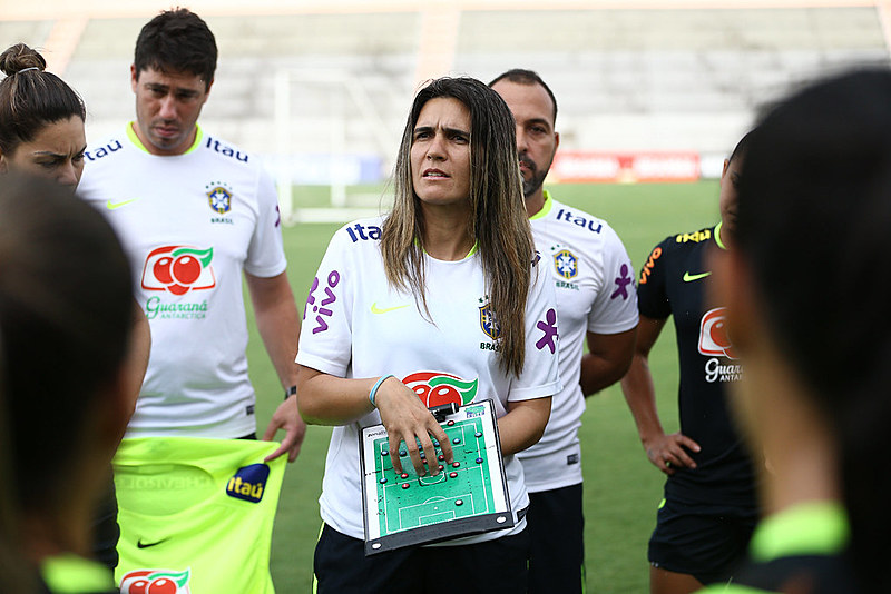 Emilly Lima teve pouco tempo para trabalhar na Seleção: demitida após 10 meses