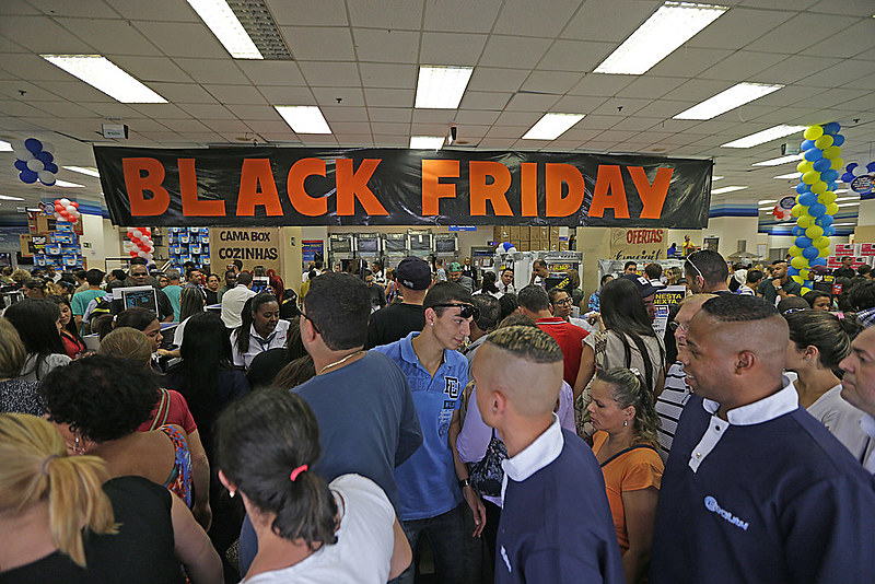 Nesta semana, a chamada "Black Friday" coloca produtos na promoção em lojas e pela internet
