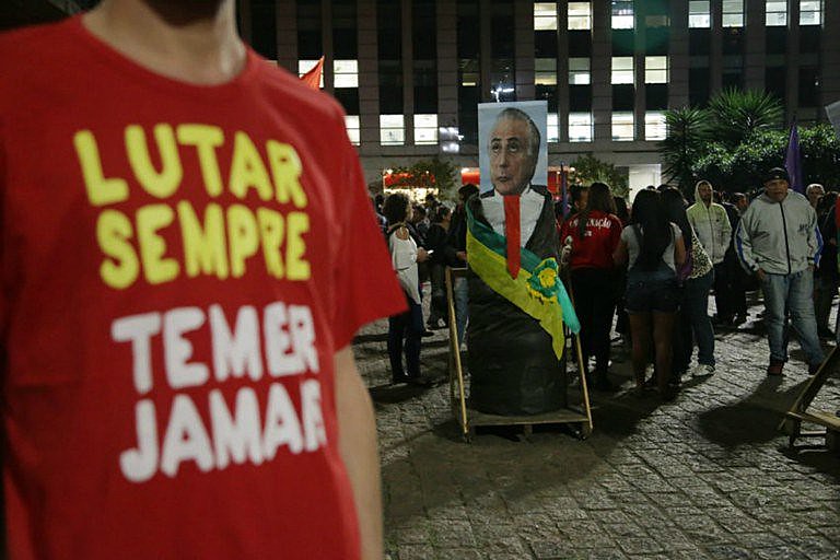 Os deputados decidem nesta quarta-feira (2) se autorizam ou não a abertura da investigação contra Temer