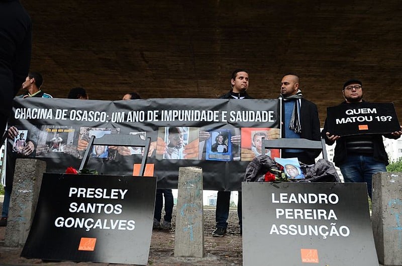 Familiares das vítimas da chacina fazem ato no vão do MASP em 2016