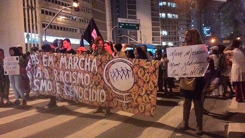 Além das pautas tradicionais do feminismo e do movimento negro, elas denunciaram a ilegitimidade do processo de impeachment da presidenta Dilma e pediram a saída de Temer