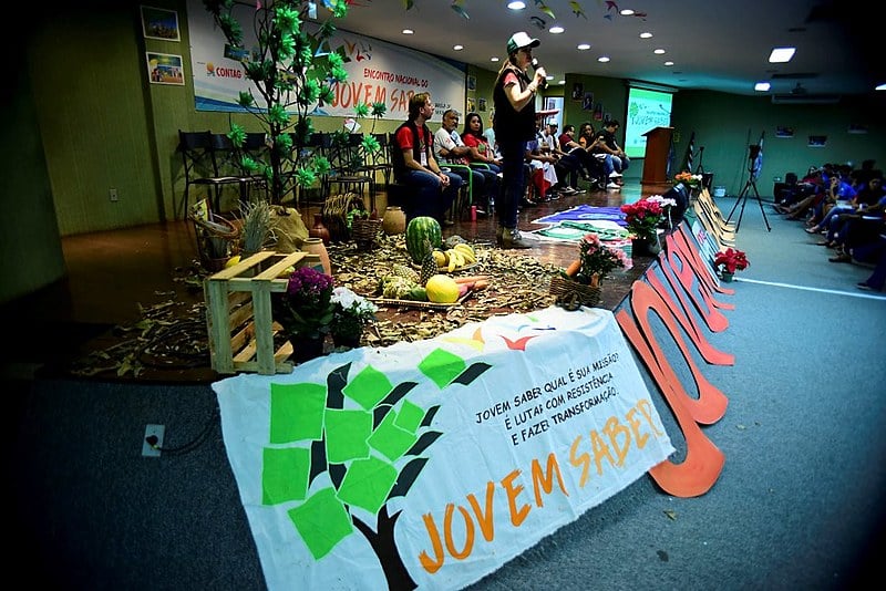 Programa Jovem Saber, que tem o objetivo de organizar, mobilizar e politizar a juventude do campo, da floresta e das águas.