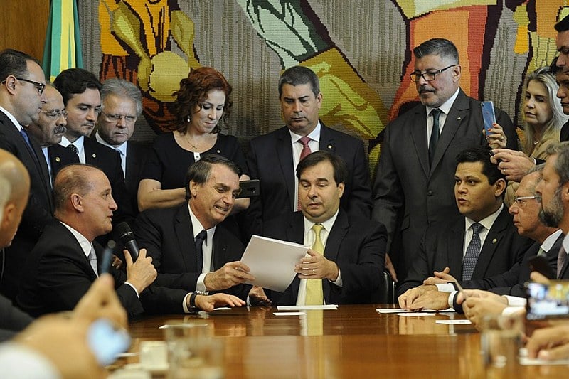 Bolsonaro, Maia, Frota apresentam o projeto da reforma.