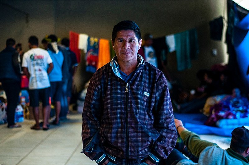 Entre os índios espalhados por  barracas, rodas de conversa e jovens que tocam violão, mantém-se a esperança