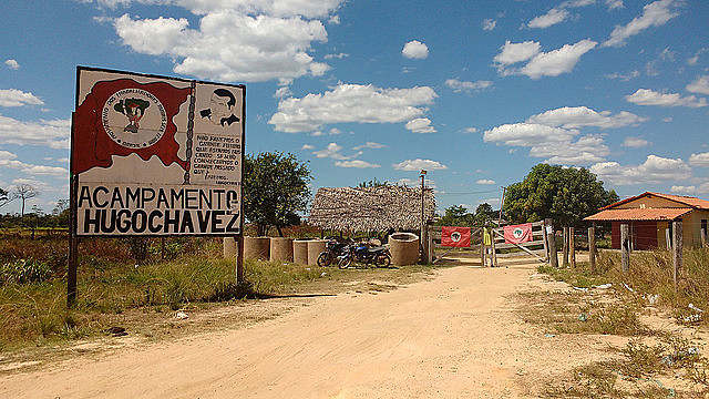 Cerca de 450 famílias viviam no acampamento plantando em um imóvel improdutivo