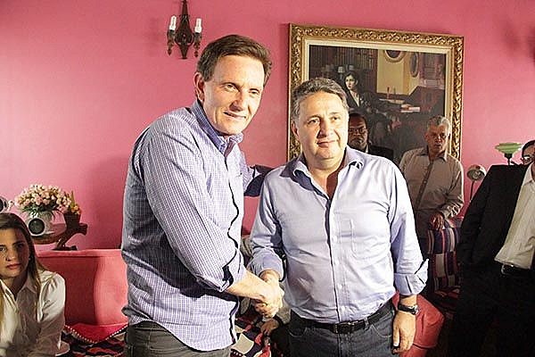 Aliança de Crivella com o ex-governador Anthony Garotinho também sofreu críticas durante a campanha