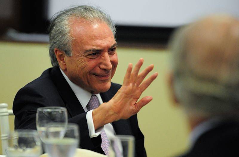 Os mandados foram expedidos pelo juiz Marcelo Bretas, da 7ª Vara Federal Criminal do Rio de Janeiro.