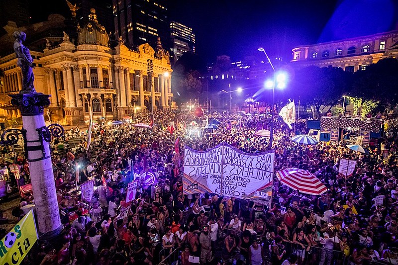 Segundo organização,  cerca de 50 mil mulheres estiveram no ato do Rio de Janeiro