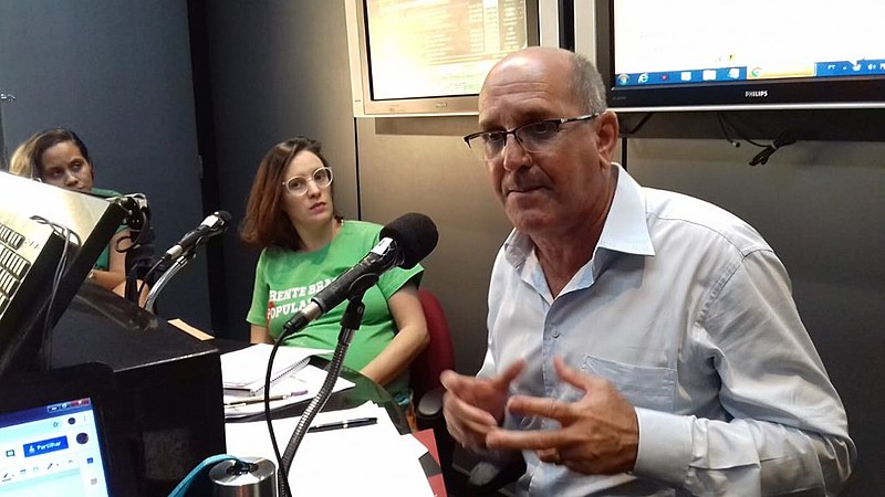 Gleisa Campigoto, professora e representante de Frente Brasil Popular e Ricardo Thibau, advogado trabalhista