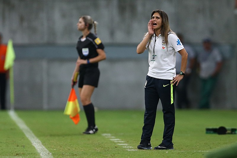 Emily Lima foi a primeira e única mulher a comandar a seleção feminina