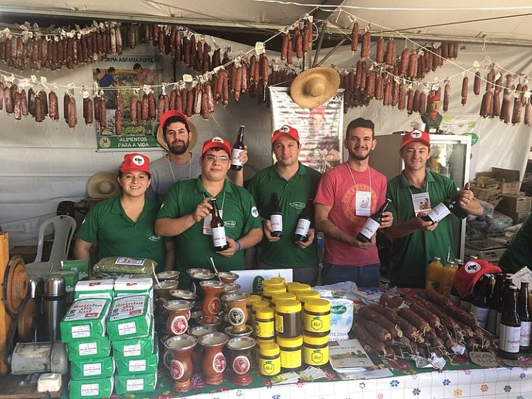 FEIRA | Produção de cervejas artesanais visa aumentar autonomia dos assentamentos