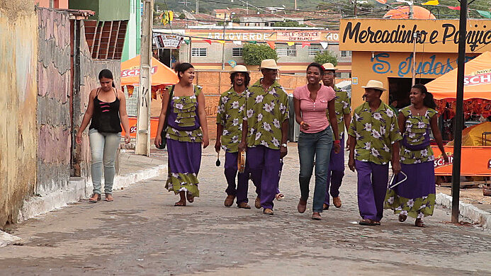 De dentro dos quilombos é que vem as bases para o coco.