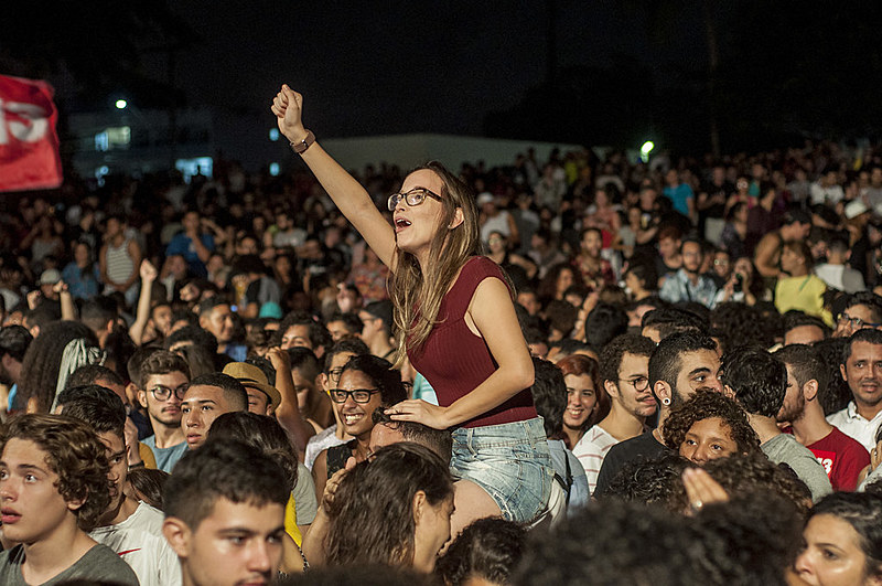 A programação conta com atrações músicas; bloco de carnaval; feira do mercado coletivo, com artesanato, decoração, design, moda e muito mais