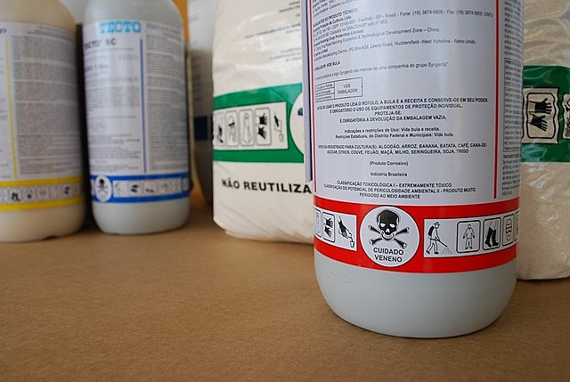 Sob Bolsonaro, o país tem liberado agrotóxicos em um ritmo sem precedentes: desde o início do ano, 290 substâncias foram autorizadas