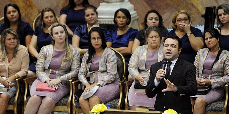 Jovem realizou boletim de ocorrência no domingo, oficializando denúncia contra Feliciano