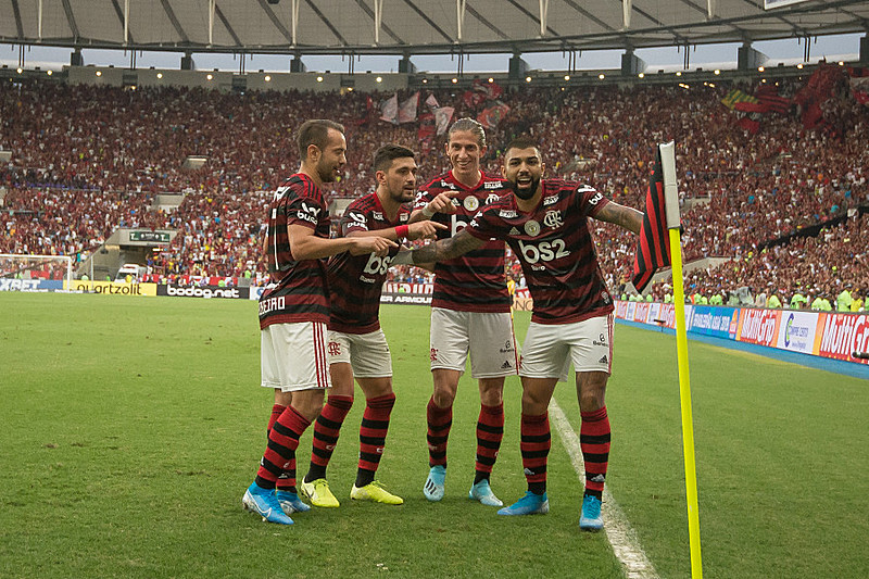Flamengo está nas semifinais da Libertadores e lidera o Campeonato Brasileiro