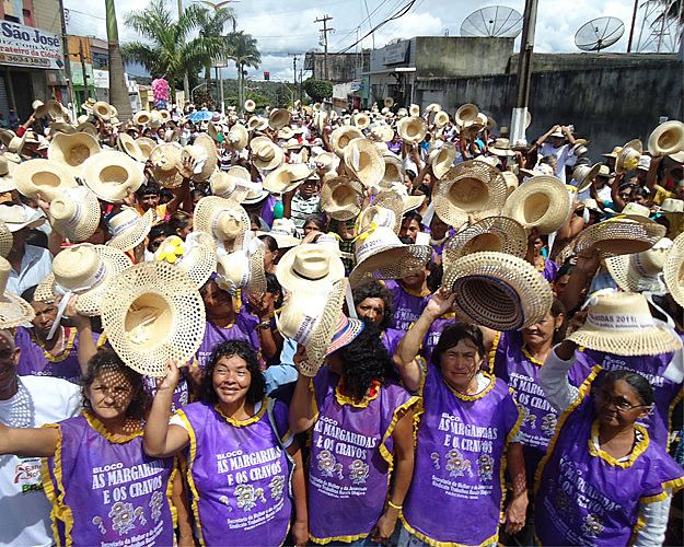 Depois de viver seca e trabalho escravo, agricultora conta da sua luta com mulheres camponesas
