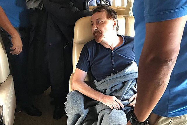 Battisti chegou na Itália na manhã desta segunda-feira (14) e, ao contrário do que desejava o governo brasileiro, não passou pelo Brasil