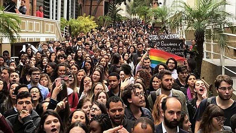 Estudantes em todo o país vem se manifestando contra a decisão autoritária dos cortes no ensino superior e na educação básica