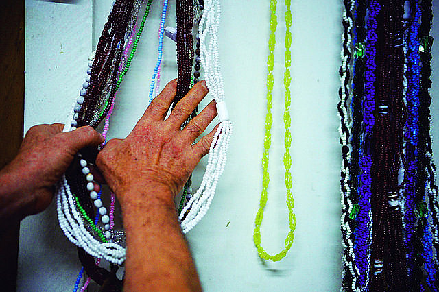 Padre "ainda está preso na ideia da galinha preta, da farofa e da cachaça como únicos instrumentos de nossa prática religiosa"