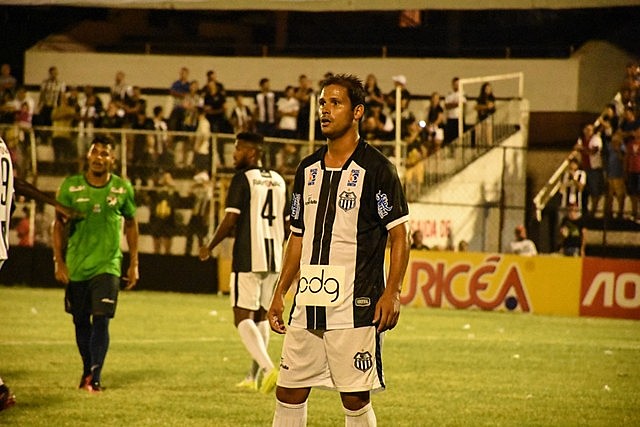 Jogador já participa de entrevista no dia 18 de março