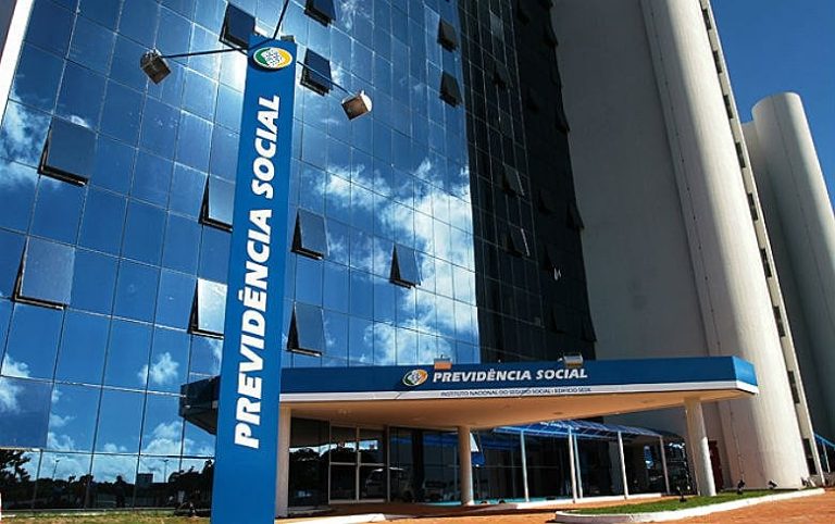 INSS: 13º antecipado injetará R$ 73,3 bi na economia; veja calendário