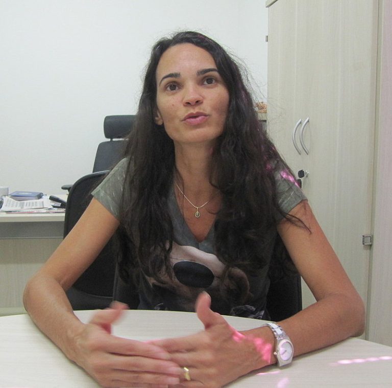 “É preciso eliminar os criadouros através do saneamento básico”, afirma pesquisadora