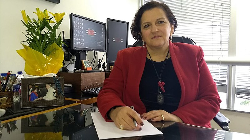 Em seu gabinete, juíza fala sobre o encarceramento e a política de drogas