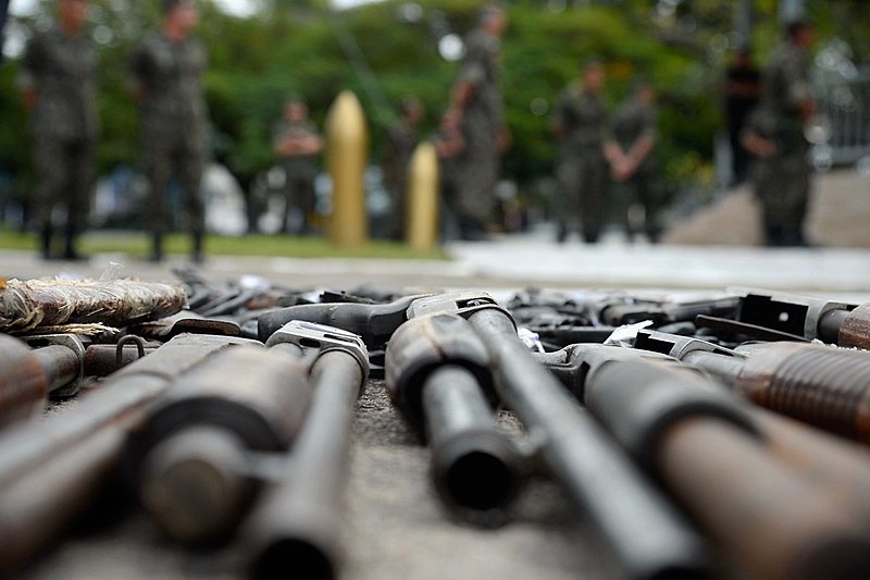Com 3% da população mundial, Brasil responde por 14% dos homicídios por arma de fogo, segundo dados oficiais