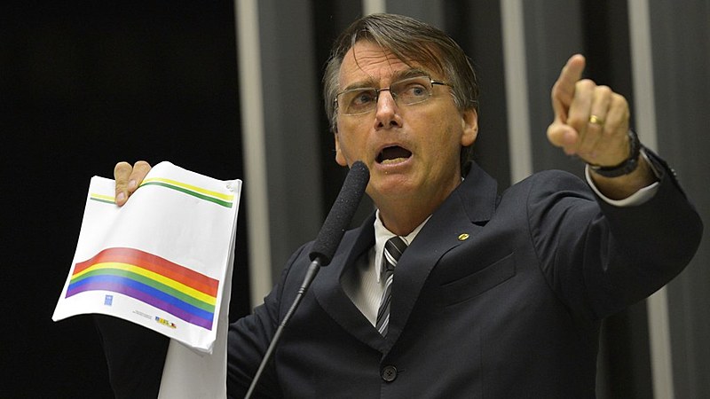 Bolsonaro usa a indignação da população com insegurança e corrupção para promover discurso de ódio